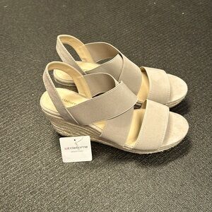 Liz Claiborne memory foam wedge